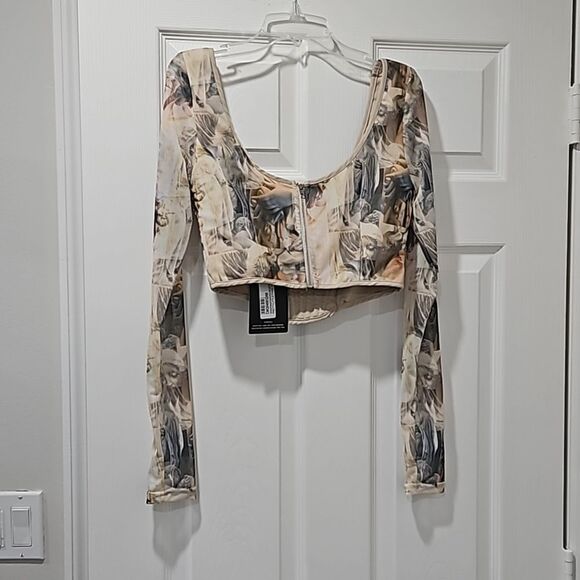 Pretty Little Thing Top - Picture 3 of 4